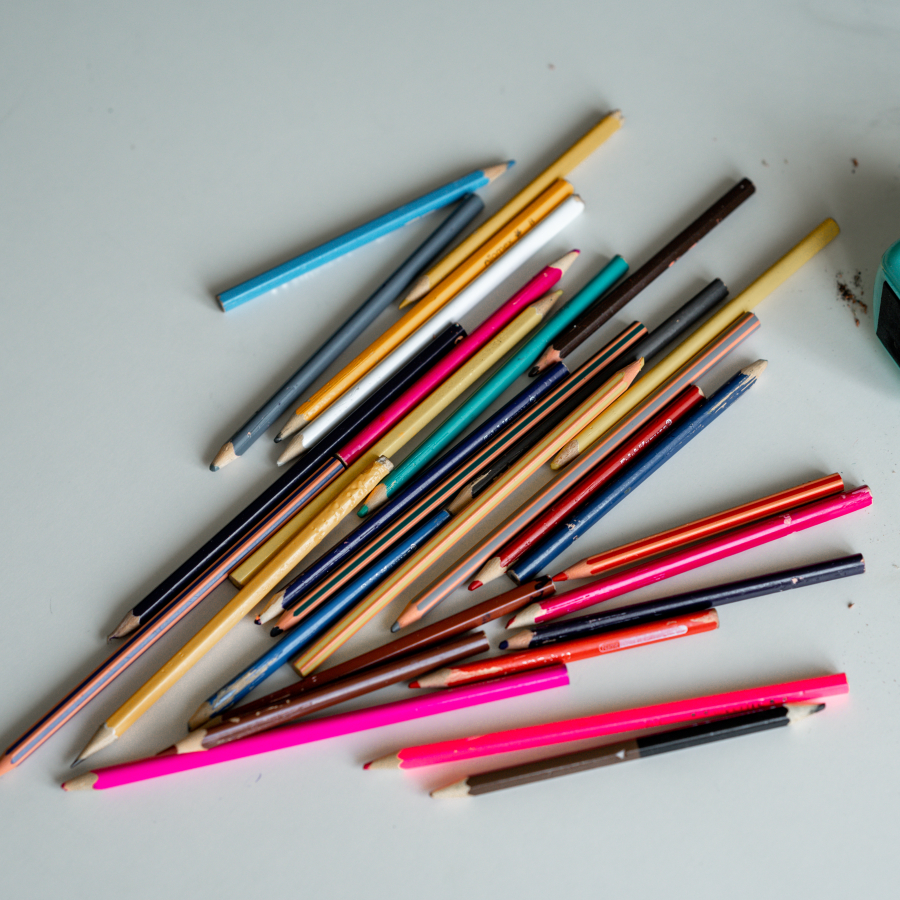 How Do Colored Pencil Manufacturers Ensure Quality and Innovation?